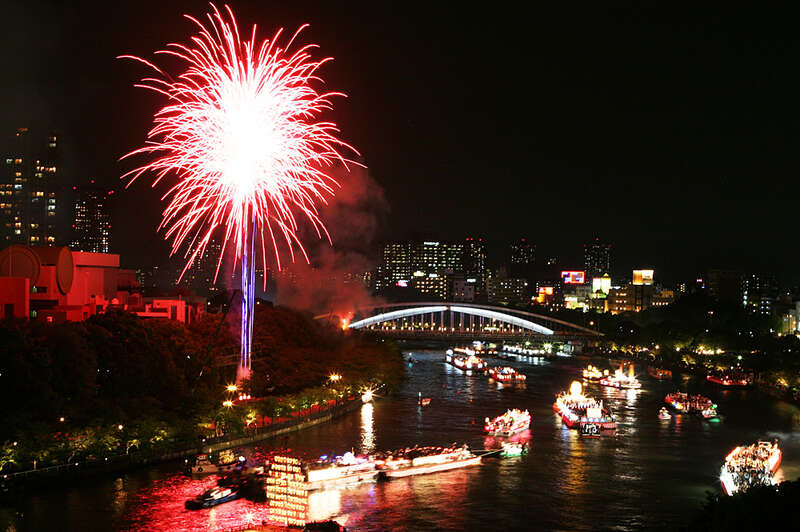 天神祭 奉納花火（イメージ）　画像提供：大阪天満宮